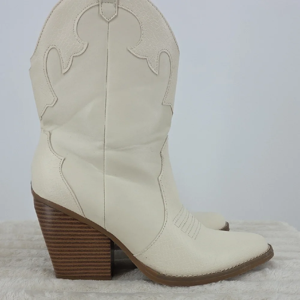 DSW Cream Western Ankle Booties